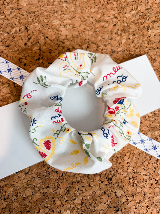 Namorados Scrunchie