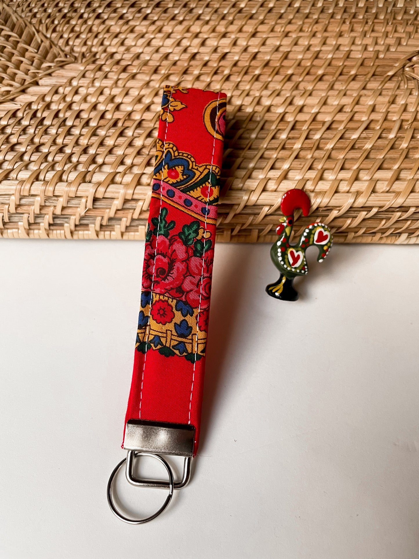 Red Lenço Wristlet Keychain