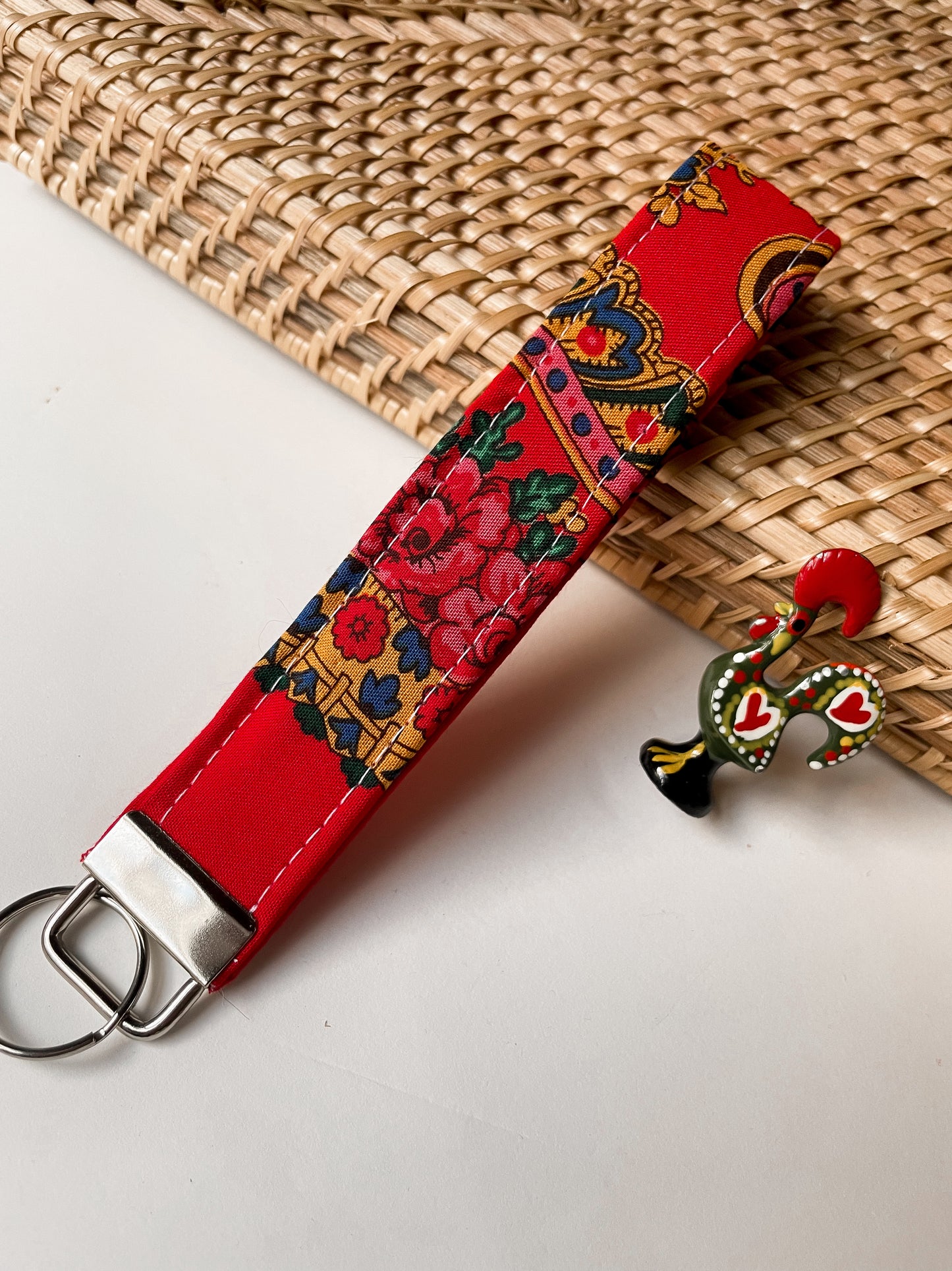 Red Lenço Wristlet Keychain